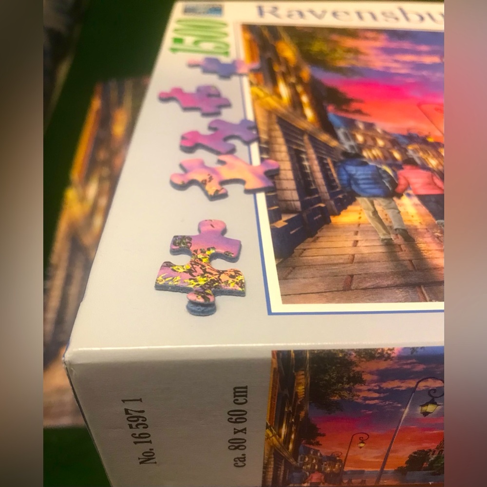 Ravensburger Blue and Pink Moscow Puzzle 1500 Pieces - Picture 7 of 7